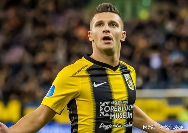 中国足球的 中国足球的