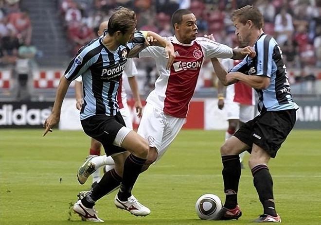 苏亚雷斯在 苏亚雷斯在